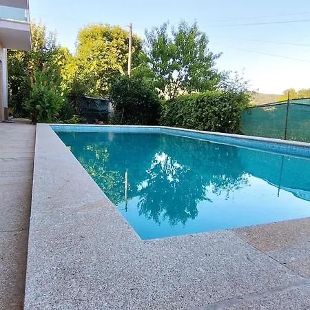 Moradia Com Piscina *